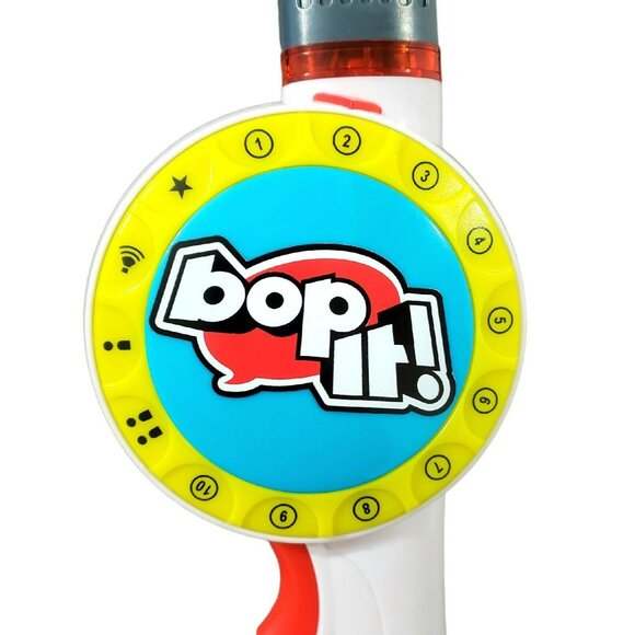 Bop It Game Electronic Handheld Action Challenge Toy Lights Sounds Party Fun - Picture 3 of 9